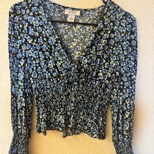 Just Polly Women's Floral Blue Top. Size S